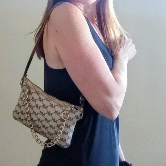 Michael Michael Kors Belt Bag - Picture 5 of 9